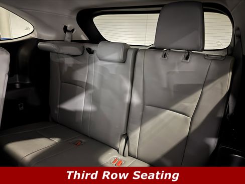 Used 2020 Toyota Highlander XLE image 10