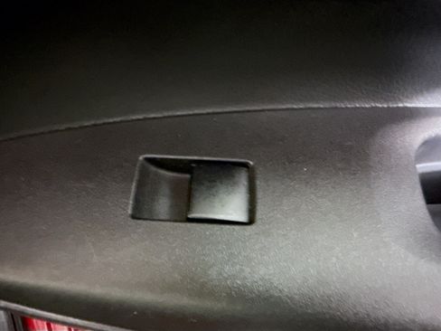 Used 2022 Toyota Corolla LE FWD image 30