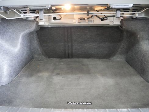 Used 2024 Nissan Altima 2.5 SR FWD image 23