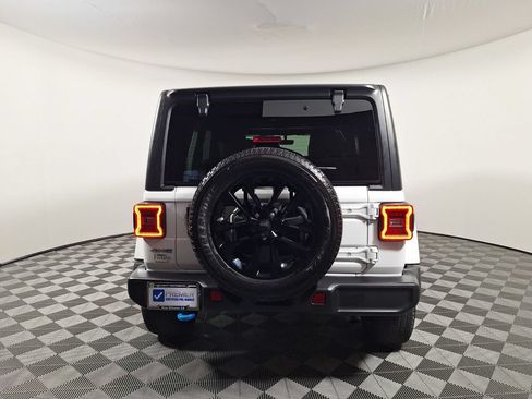 Used 2022 Jeep Wrangler Unlimited Sahara w/ Cold Weather Group AWD/4WD image 4