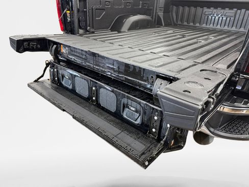 Used 2025 GMC Sierra 2500 SLT w/ SLT Convenience Package image 21