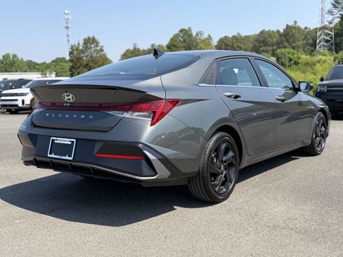 New 2026 Hyundai Elantra SEL Sport FWD image 3