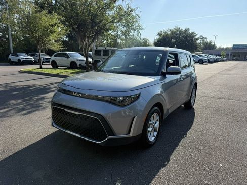 Used 2025 Kia Soul LX w/ LX Technology Package FWD image 1