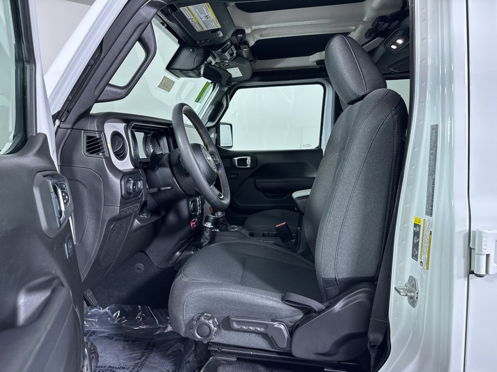 Used 2024 Jeep Wrangler Unlimited Sport AWD/4WD image 5