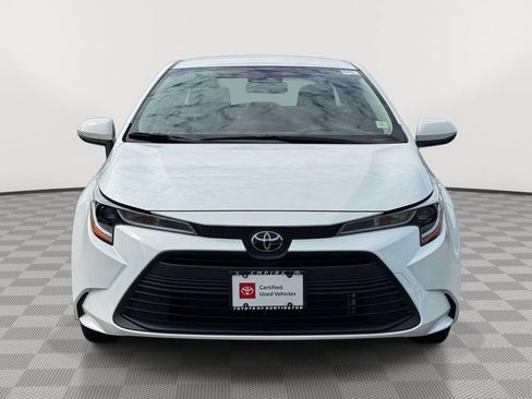 Used 2026 Toyota Corolla LE FWD image 2