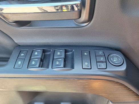 Used 2018 GMC Sierra 1500 Denali RWD image 19