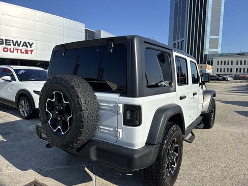 Used 2019 Jeep Wrangler Unlimited Sport AWD/4WD image 7