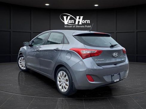 Used 2016 Hyundai Elantra GT image 3