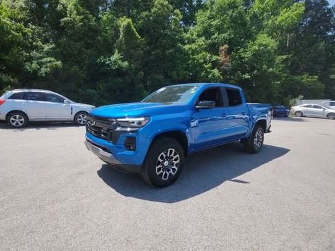 Used 2024 Chevrolet Colorado Z71 w/ Z71 Convenience Package 2 image 9