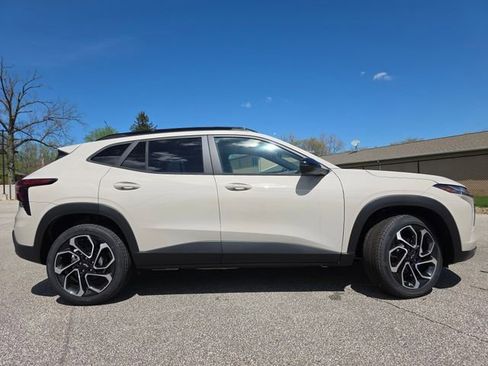 New 2026 Chevrolet Trax RS w/ Driver Confidence Package FWD image 16