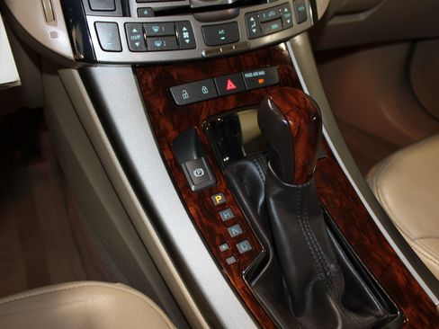 Used 2013 Buick LaCrosse Leather w/ Entertainment Package FWD image 15