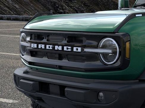 New 2025 Ford Bronco Outer Banks w/ Sasquatch Package image 19