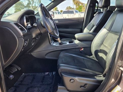 Used 2021 Jeep Grand Cherokee Laredo X image 12