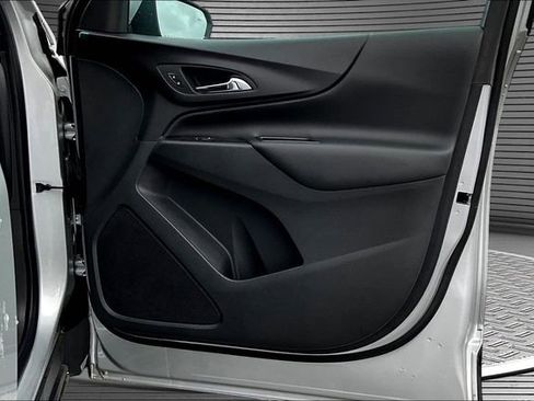 Used 2020 Chevrolet Equinox LT image 26