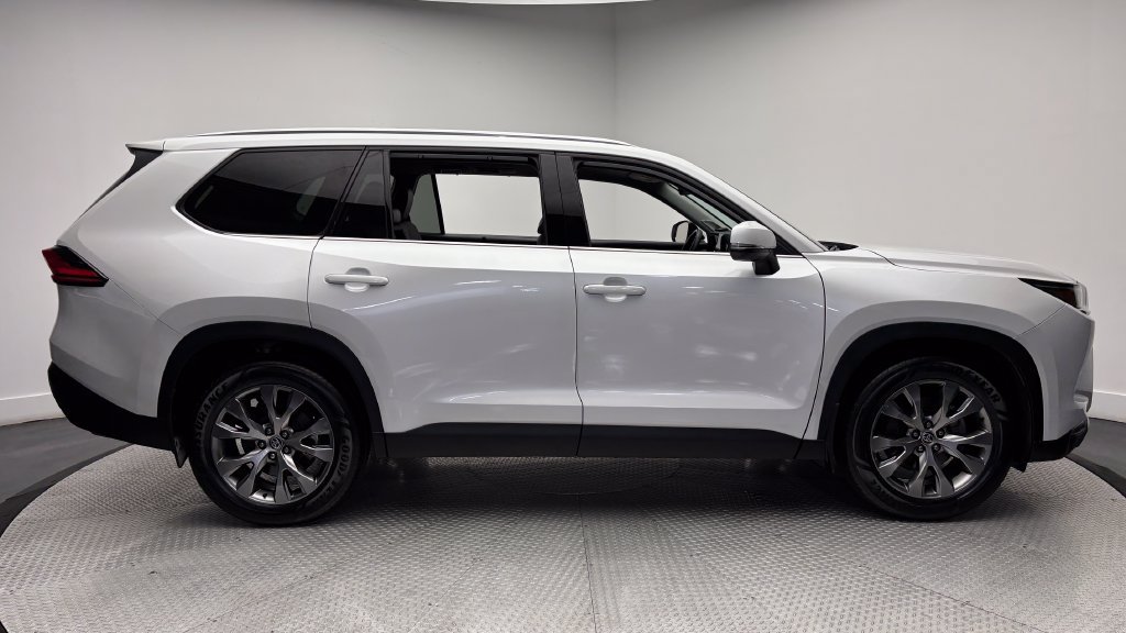 Used 2024 Toyota Grand Highlander AWD image 44