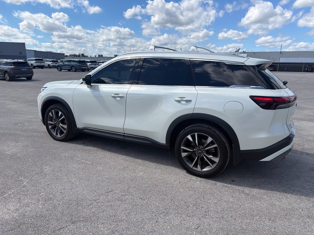 Used 2022 INFINITI QX60 Luxe w/ Performance Audio Package AWD/4WD image 3