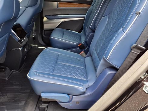 New 2026 Cadillac Vistiq Premium Luxury w/ LPO, Floor Liner Package image 11