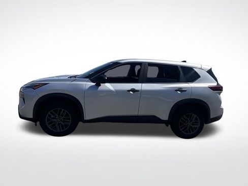 Used 2024 Nissan Rogue S FWD image 2