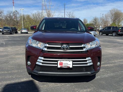 Used 2019 Toyota Highlander XLE image 7