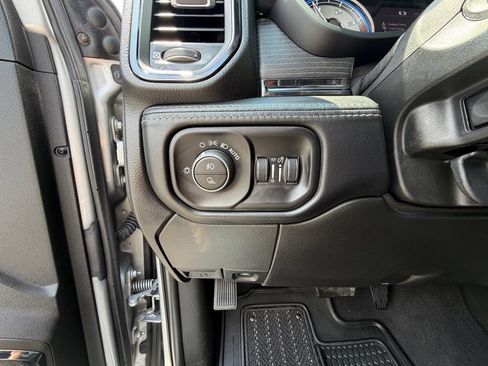 Used 2022 RAM 2500 Limited AWD/4WD image 4