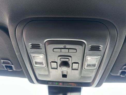 Used 2023 Chevrolet Suburban Premier image 36