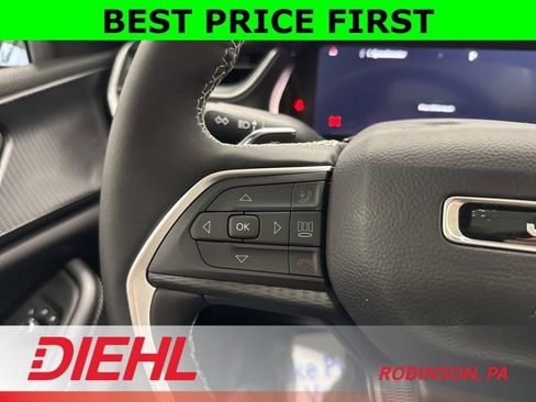 New 2025 Jeep Grand Cherokee Altitude image 25