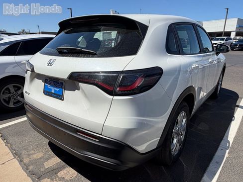 Used 2025 Honda HR-V LX image 4