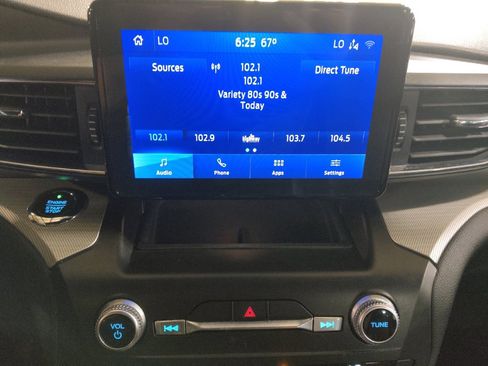 Used 2020 Ford Explorer XLT w/ Equipment Group 202A RWD image 25