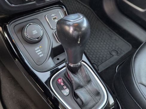 Certified 2021 Jeep Compass Latitude image 31