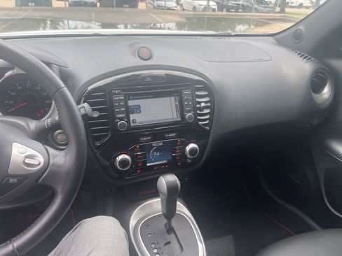 Used 2014 Nissan Juke SL FWD image 11
