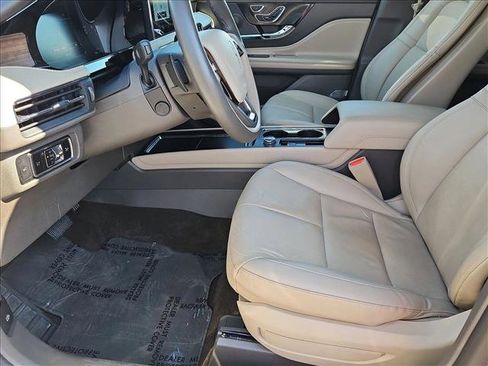 Used 2023 Lincoln Corsair Reserve w/ Equipment Group 201A image 15