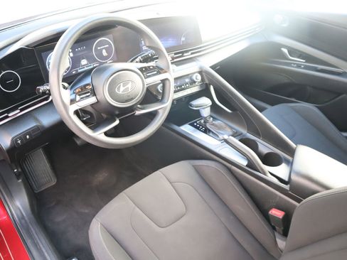 Used 2024 Hyundai Elantra SEL FWD image 20