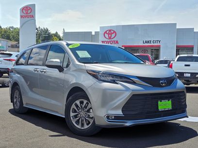 Used 2022 Toyota Sienna XLE w/ XLE Plus Package