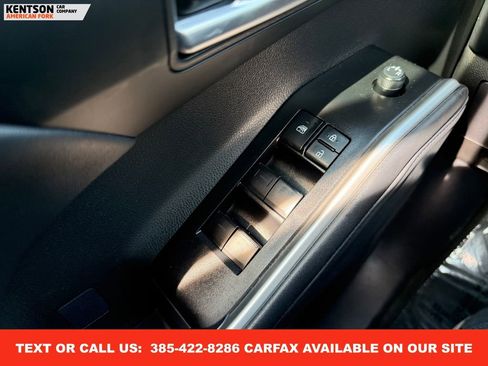 Used 2025 Toyota Highlander XLE image 23