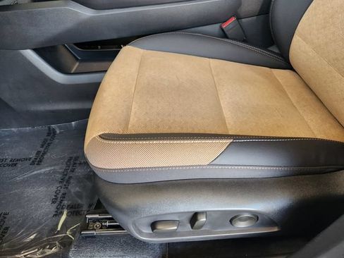 Used 2025 Chevrolet Equinox ACTIV AWD/4WD image 24
