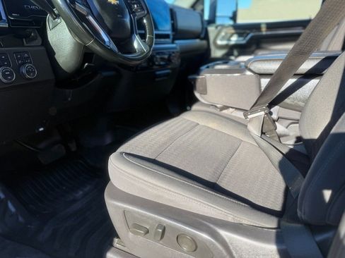 Used 2024 Chevrolet Silverado 3500 LT w/ Convenience Package image 18