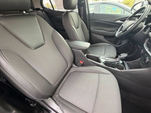 Used 2025 Buick Encore GX Preferred FWD image 30