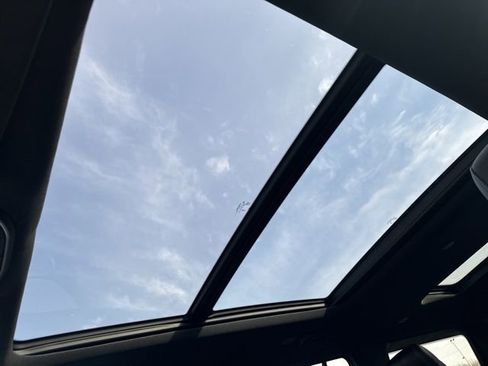 Used 2023 Jeep Wagoneer 4WD w/ Premium Group I image 22