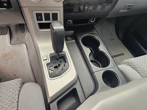 Used 2008 Toyota Tundra 4x4 CrewMax image 30