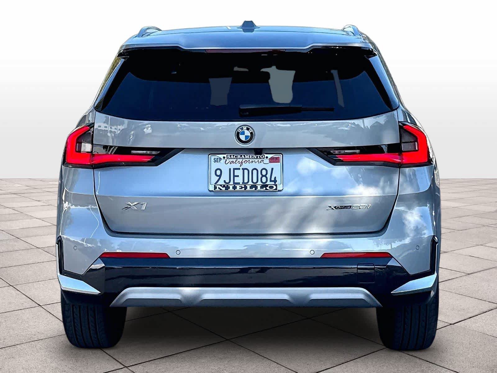 Used 2023 BMW X1 xDrive28i w/ Premium Package AWD/4WD image 7