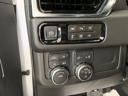 New 2026 GMC Yukon Elevation image 24