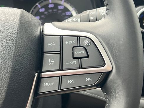 Certified 2022 Toyota Highlander LE image 29