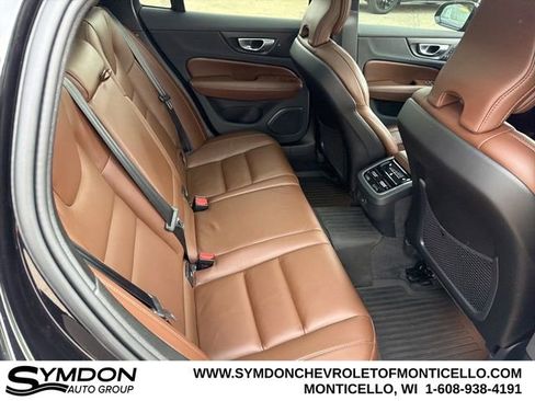 Used 2023 Volvo V60 B5 Cross Country Ultimate image 24