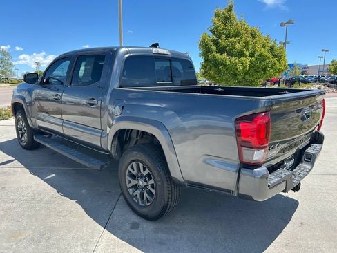 Used 2022 Toyota Tacoma SR5 AWD/4WD image 6