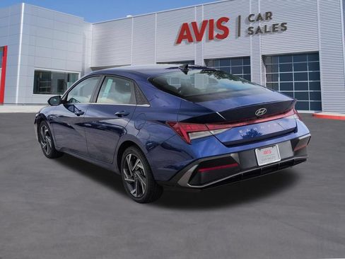 Used 2025 Hyundai Elantra SEL FWD image 9