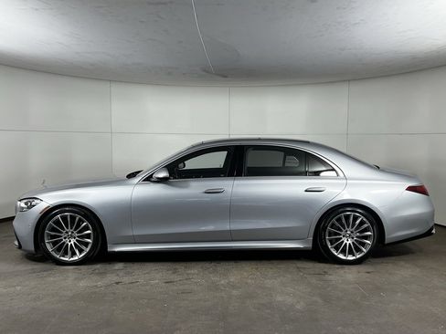 Used 2022 Mercedes-Benz S 580 4MATIC Sedan image 2
