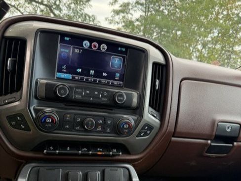 Used 2015 Chevrolet Silverado 1500 High Country AWD/4WD image 15