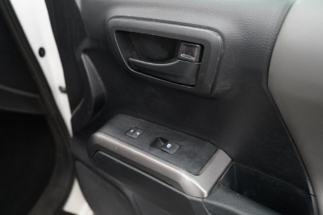 Used 2019 Toyota Tacoma SR5 AWD/4WD image 37