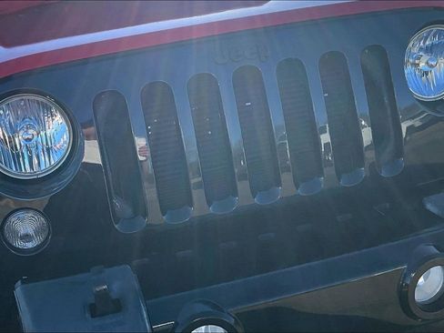 Used 2016 Jeep Wrangler Unlimited Willys image 27