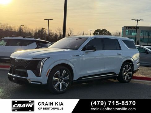 Used 2026 Cadillac Escalade IQL Luxury AWD/4WD image 2